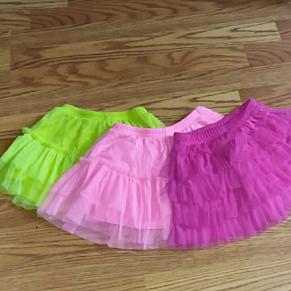 3T ruffle skirt bundle